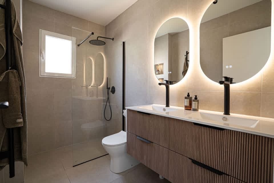 5A5D1476-8FF1-4A27-858F-0C41DE4E2396