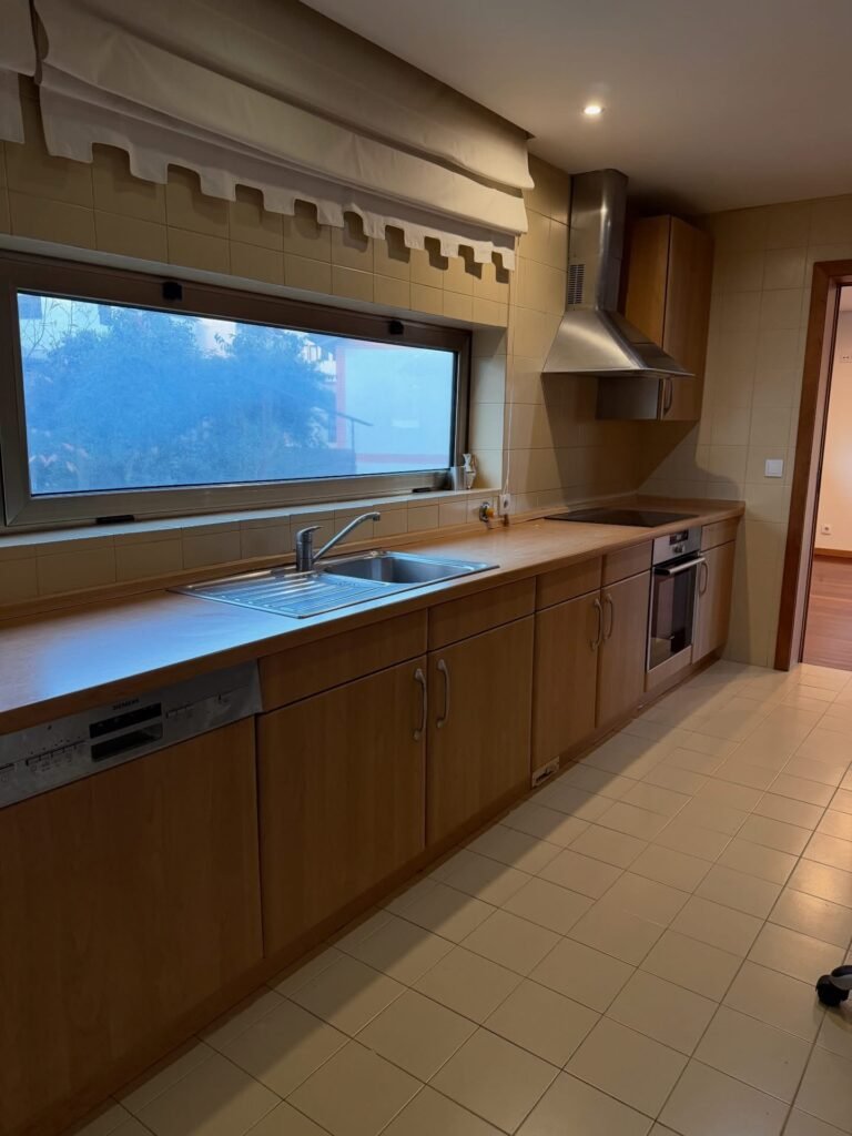 5EB11C76-C46C-4403-AA22-0F659EE08916