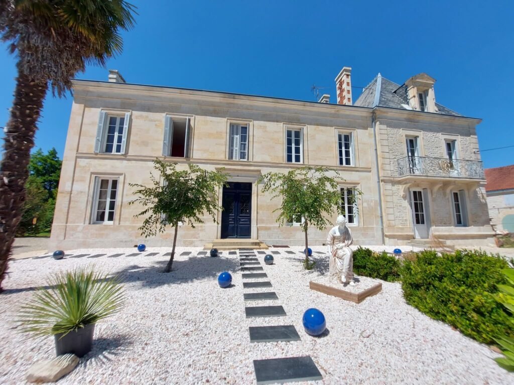 Beautiful manor in Marsais, Charente-Maritime-17, France 