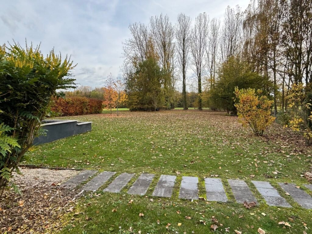 65788324-38C6-43E3-A308-FF04A6FEE5F5