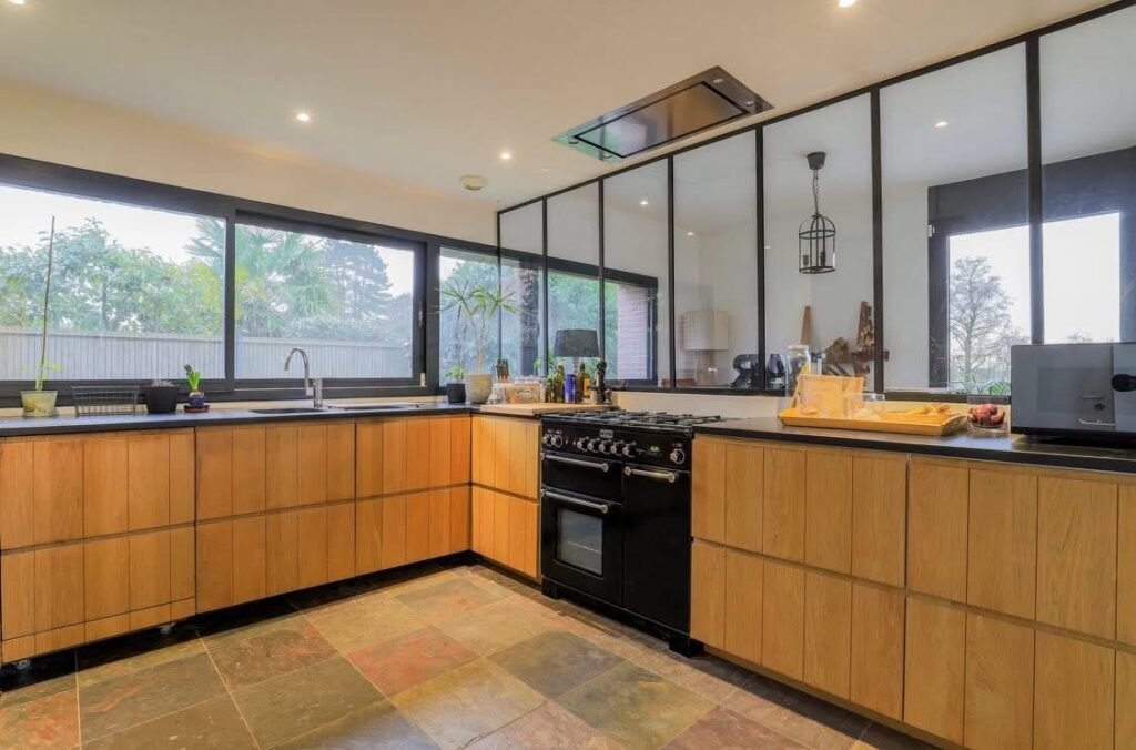 67D99D44-6EDC-40C1-9E1B-313E294F120E