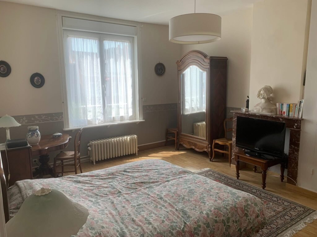 6C439736-6FAF-43BE-B8BE-E01C1E5EF87D