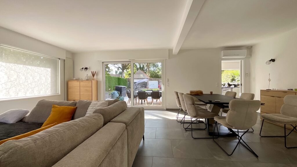 70E49CE5-08B2-48BF-A25C-091EDCB6295A