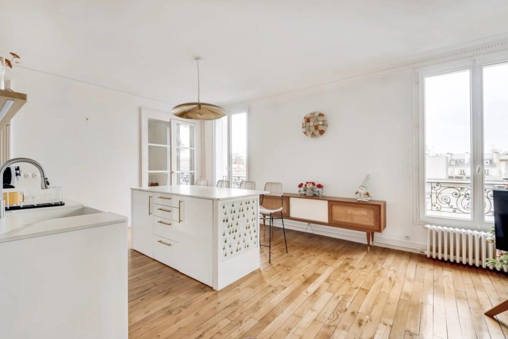 Very bright apartment in the heart of the 5th district, Paris, France