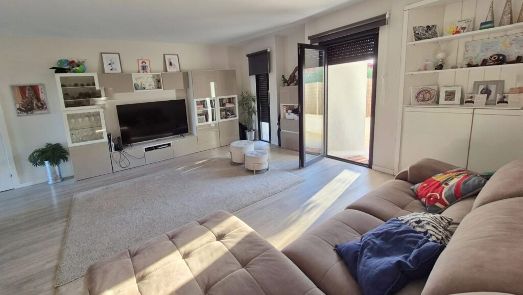 76FF6ACD-CE39-4EEA-A21E-5C6089815BD0