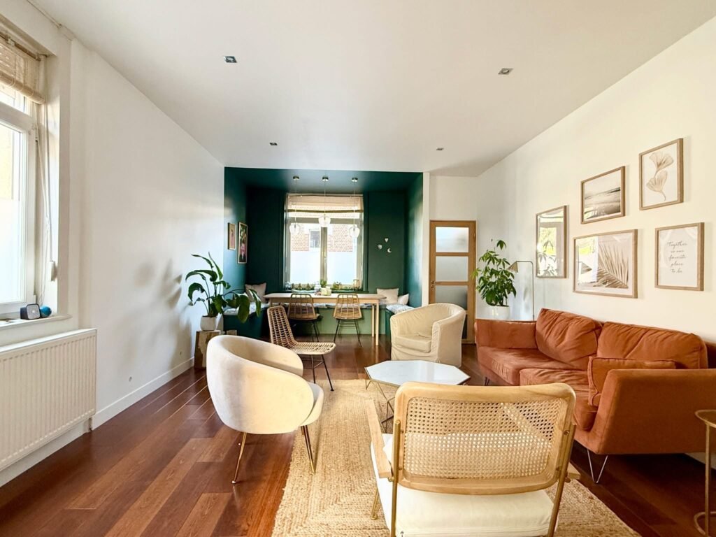 7C1538B4-77B5-4664-8AF5-B128E785E89D