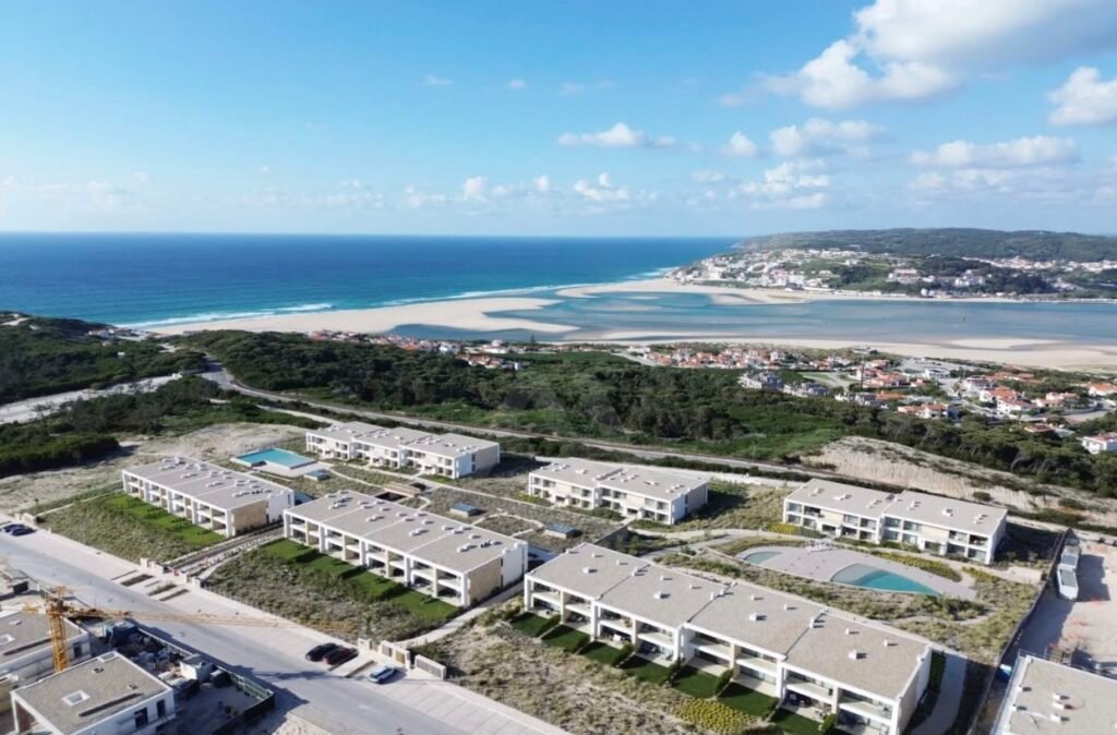 Villa with sea view - next to Obidos Lake - less than an hour and a half from Lisbon, Portugal