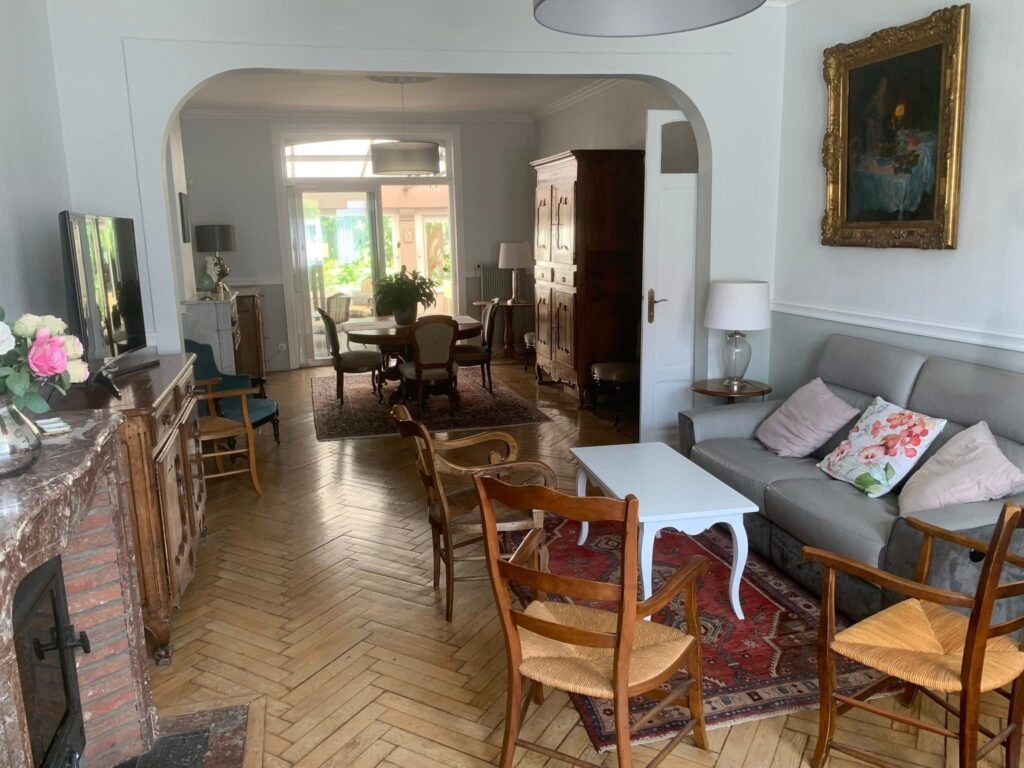 84FAEDD6-F507-4BAC-9741-4BEF1CF38BA6