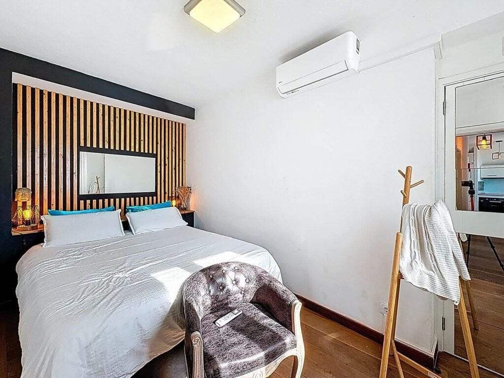 87F22309-5C09-48EA-A769-048D2E5EFDDC