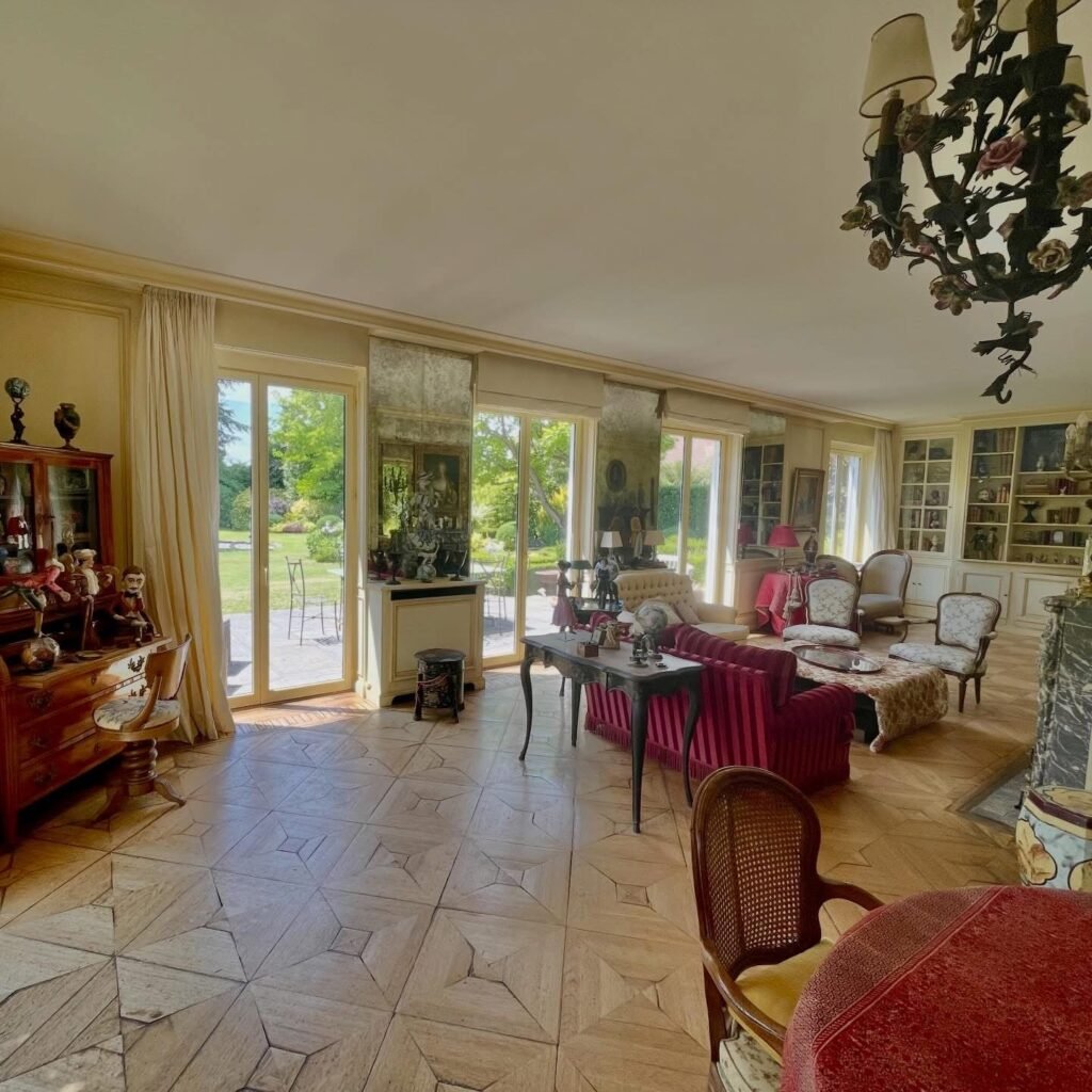 8E05FD1C-3A76-4B31-A2D5-D287F5E1C824