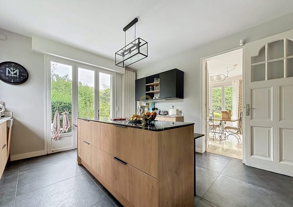 94EF6818-B5C7-4223-84CE-B8F5AAE9E21B