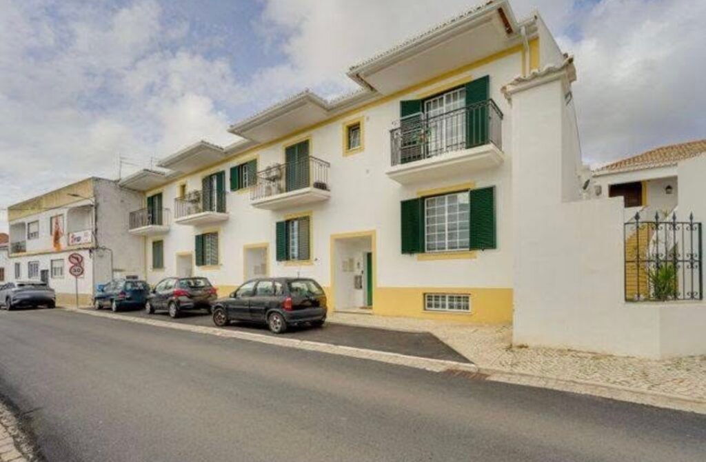 3-bedroom villa in the heart of Lagoa, Algarve, Portugal