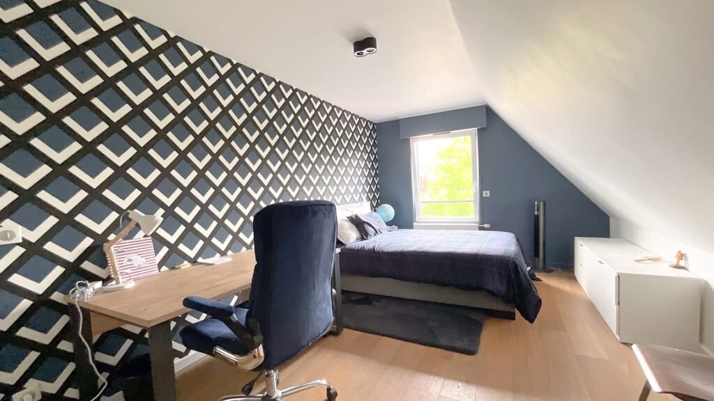 97FEC0A1-5A2F-464F-9989-4D6FA0014CDB