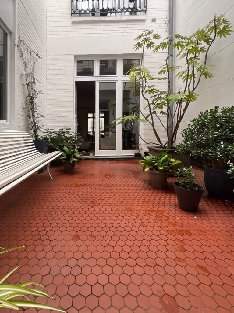 9807D484-5B7F-4778-A5F2-FE6DB72D3399