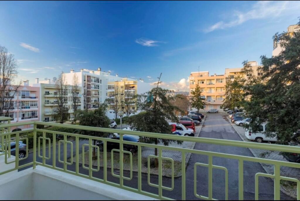 Apartment with garage space and elevator located in the prestigious Sesmarias area in Portimão, Faro, Algarve, Portugal