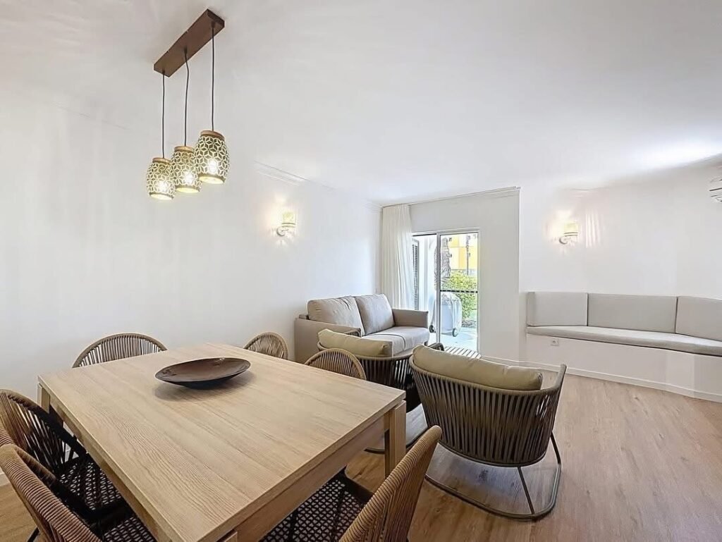 9FD014DF-693D-40EE-B0B5-DBD15E3ADCC6