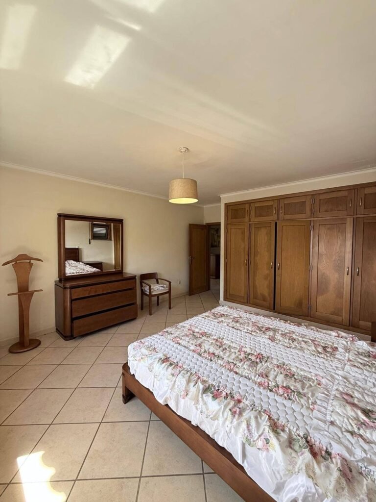 A0206898-E895-4035-A0B2-185FA7022237