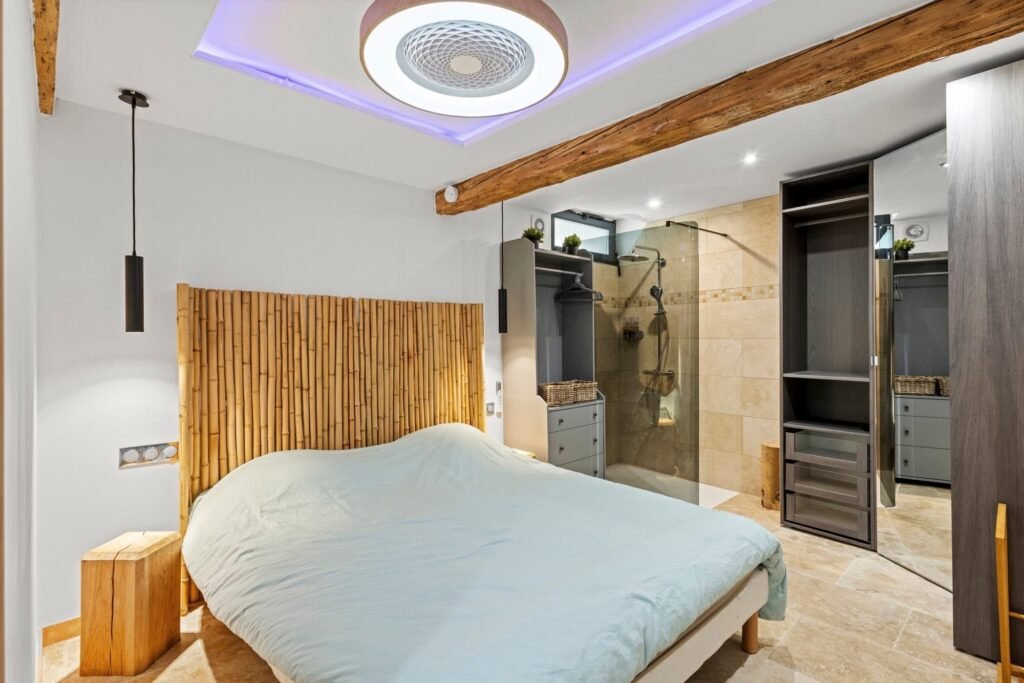 A0D6C878-79D3-4053-B56B-139FEE5D80D3