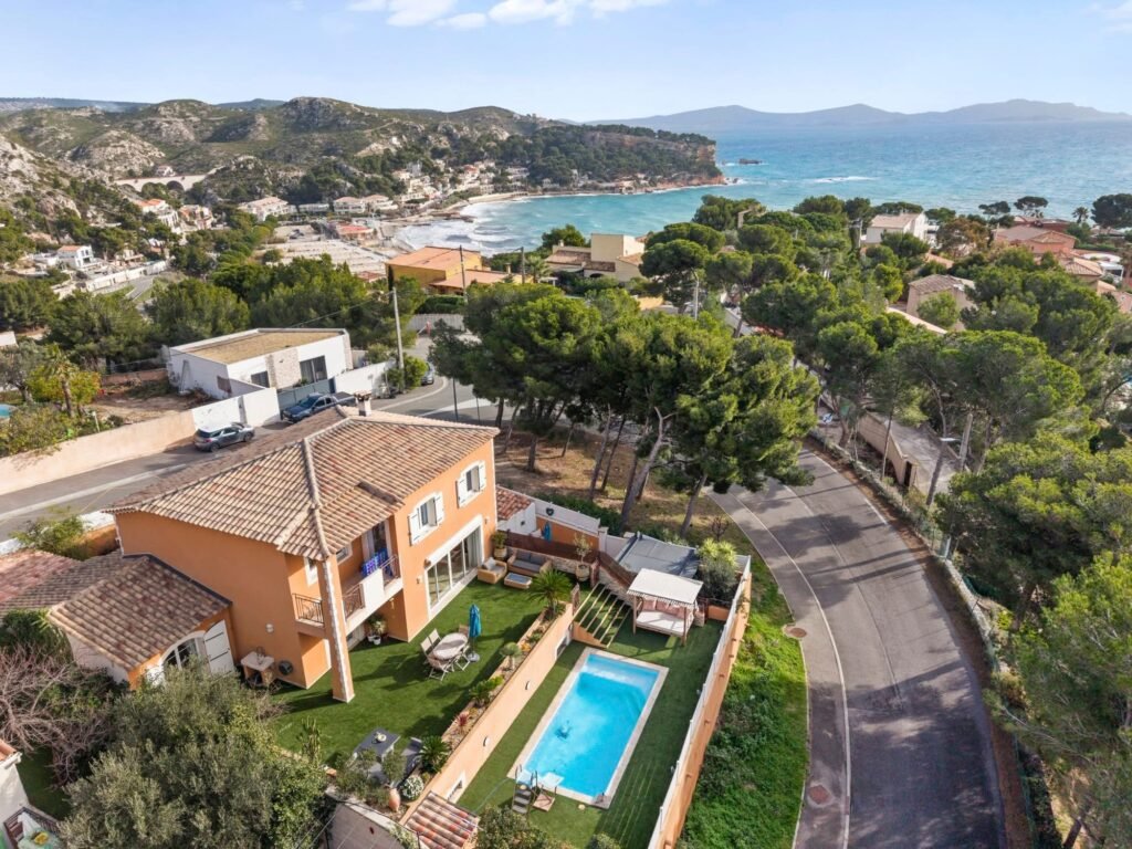 A4DCC675-8FE2-4CC0-BF91-515DEEF09044