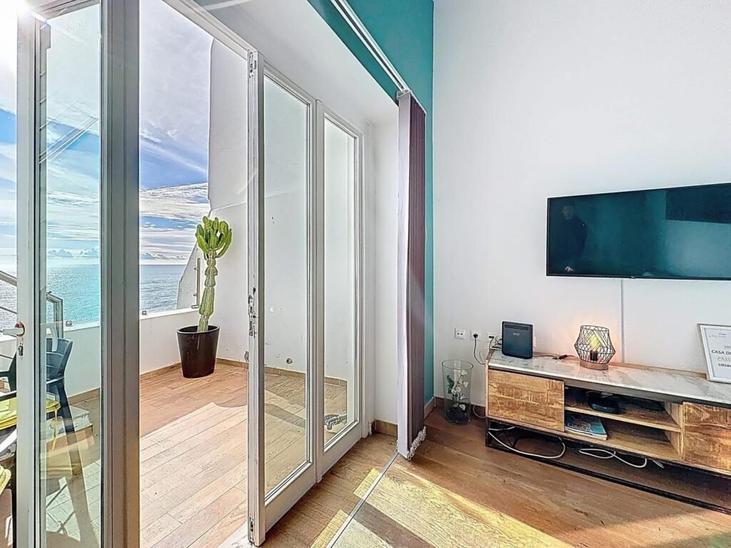 A58E8DED-7853-4F75-9F87-DBB871F479AB