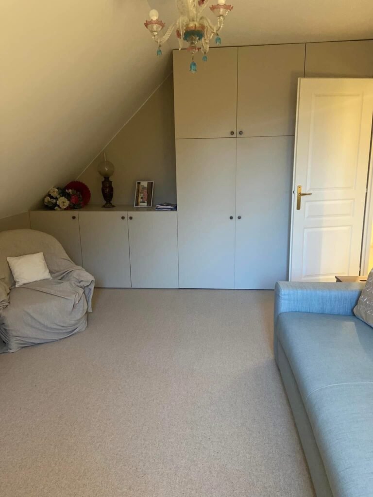 A8AB736A-F87C-417A-8C19-2316454757A2