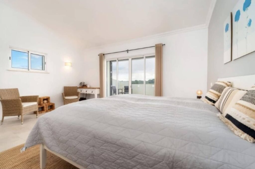 AAF0E71D-6083-4A55-B98D-7D500BBD4085