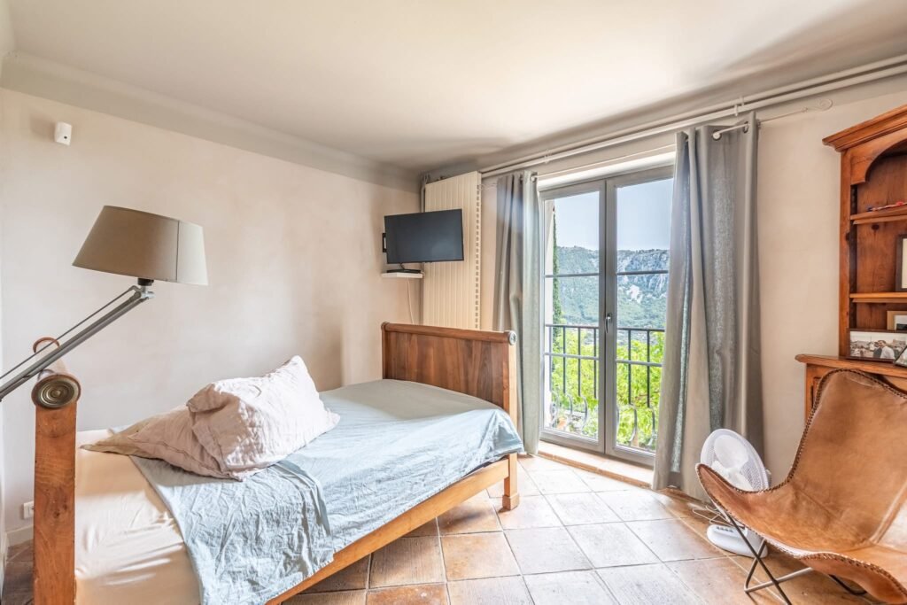 B014EDFD-FA9E-47C1-860E-FAC8AD8F1F00