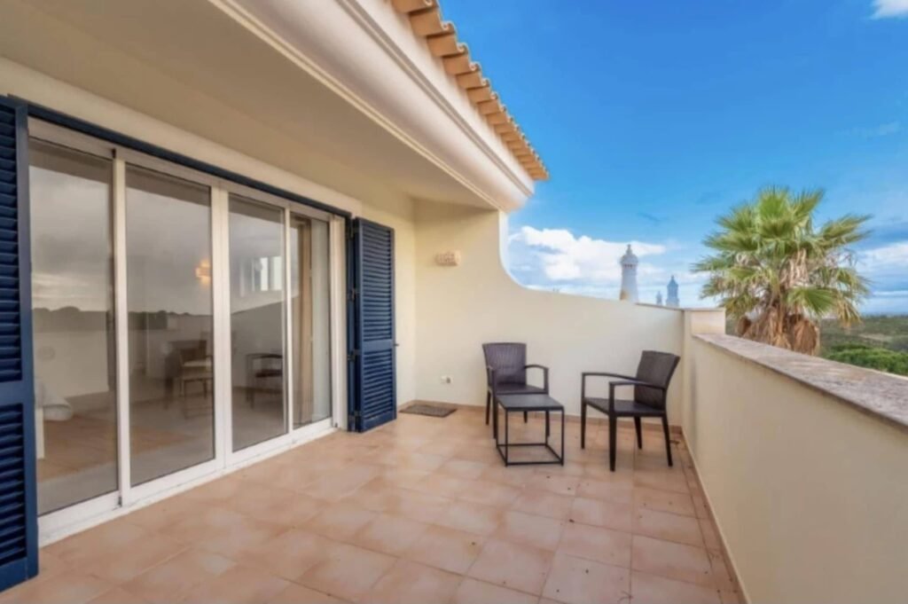 B144FCAF-00CE-4F8B-8396-4BD3E9BE8E54