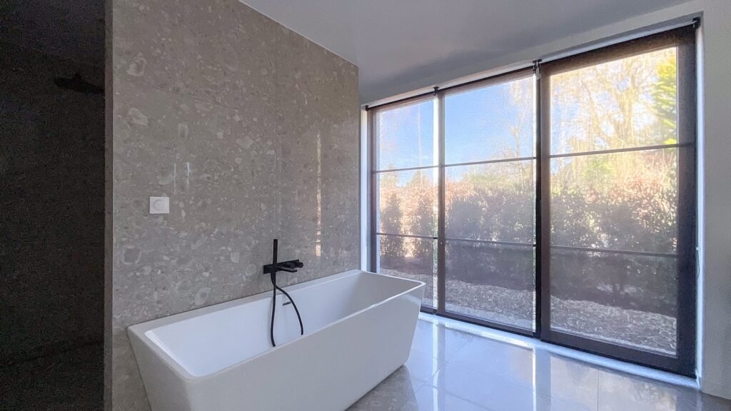 B4B35DF4-F846-4F26-8DD8-AE1BC90352C2