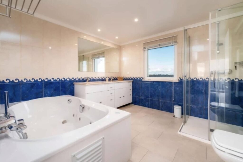 B585EB8E-FC6D-405D-91BA-44B626A5DCAC