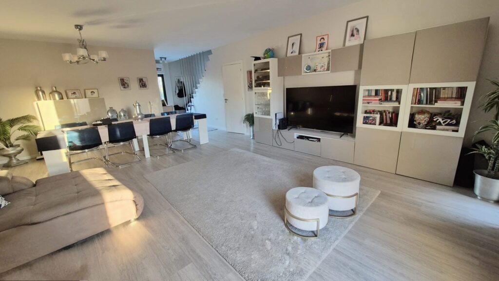 B5B48277-4DE1-4076-9791-424316E37E4B