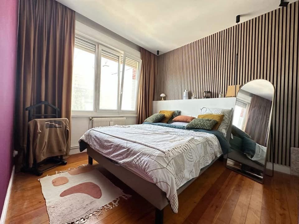 B9930C08-771A-482A-99F8-B89EA9F8969E