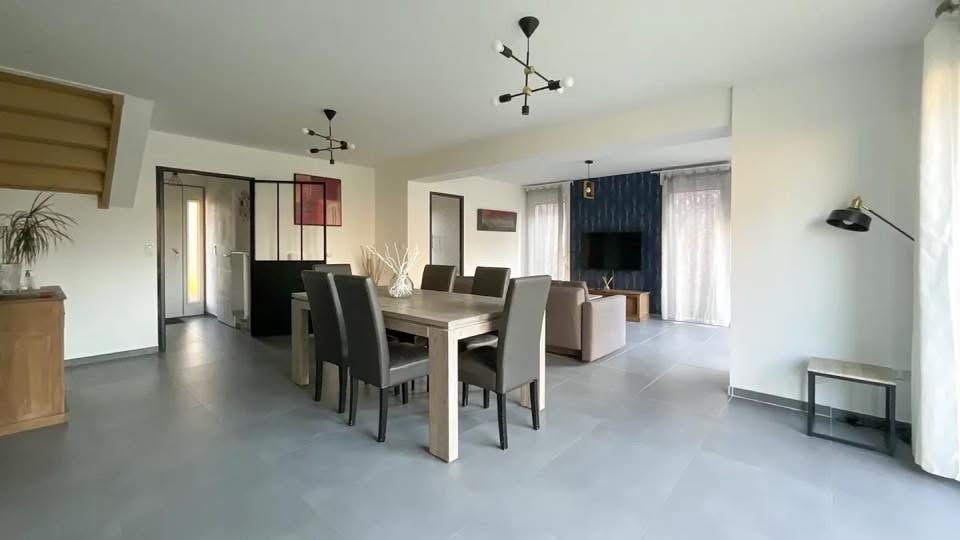 BAF0D37D-AA91-4E9D-AEAE-FFC5FB0FDE64