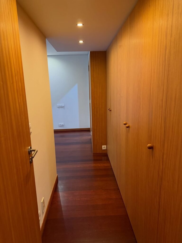 C0F9C087-9B0F-472E-9AE2-E0A99A3D304F