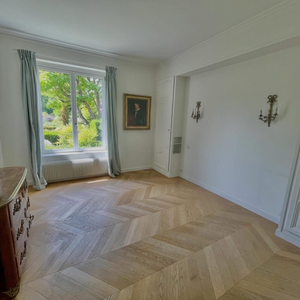 C12D10B4-0720-4D92-B25A-EFCDFCE6EFC3