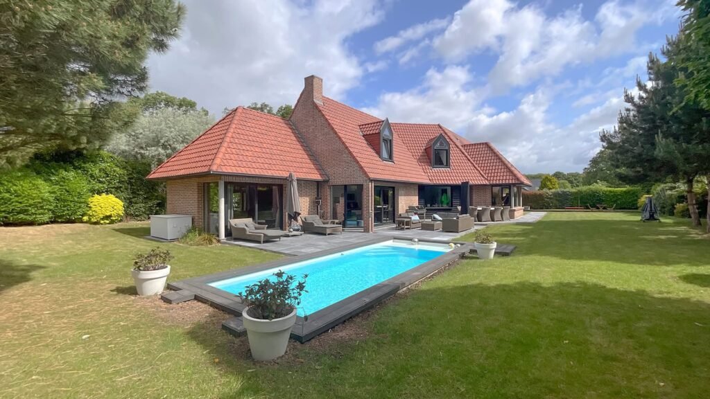 Contemporary house for sale in Camphin-en-Pévèle, Lille, France