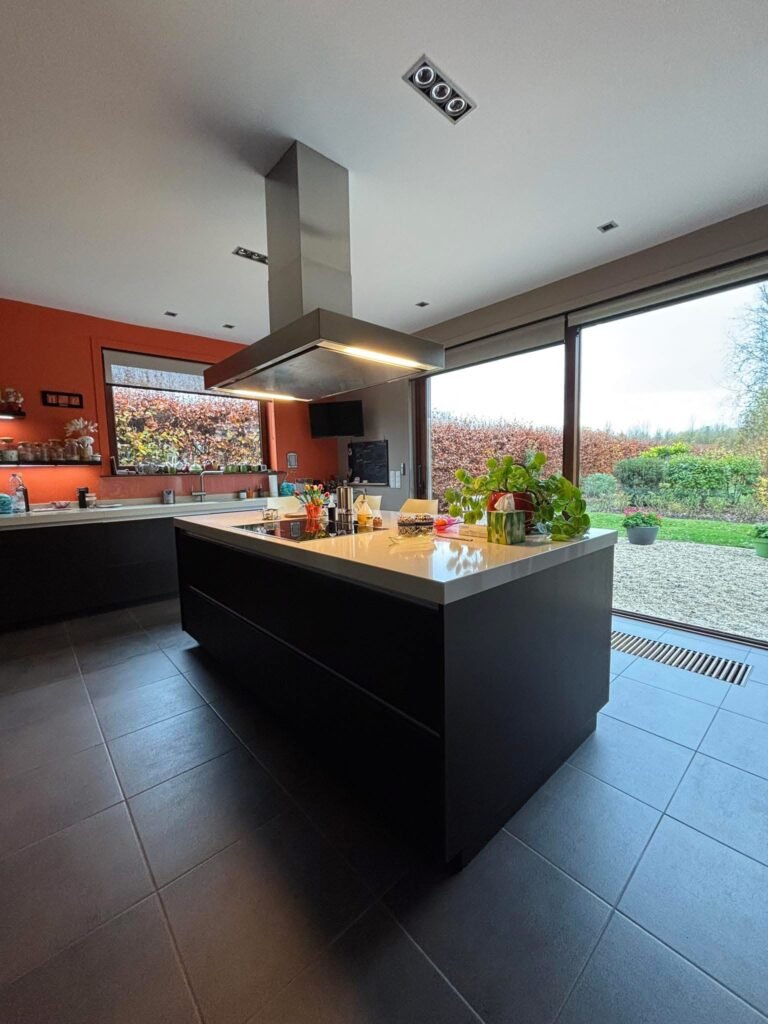 C7AACDD9-9DEF-4C7C-9EBE-437DB4E3274A