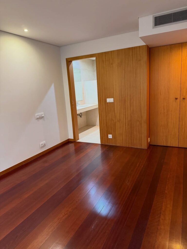 C8C146DA-648D-44F3-8946-C54B1F941734