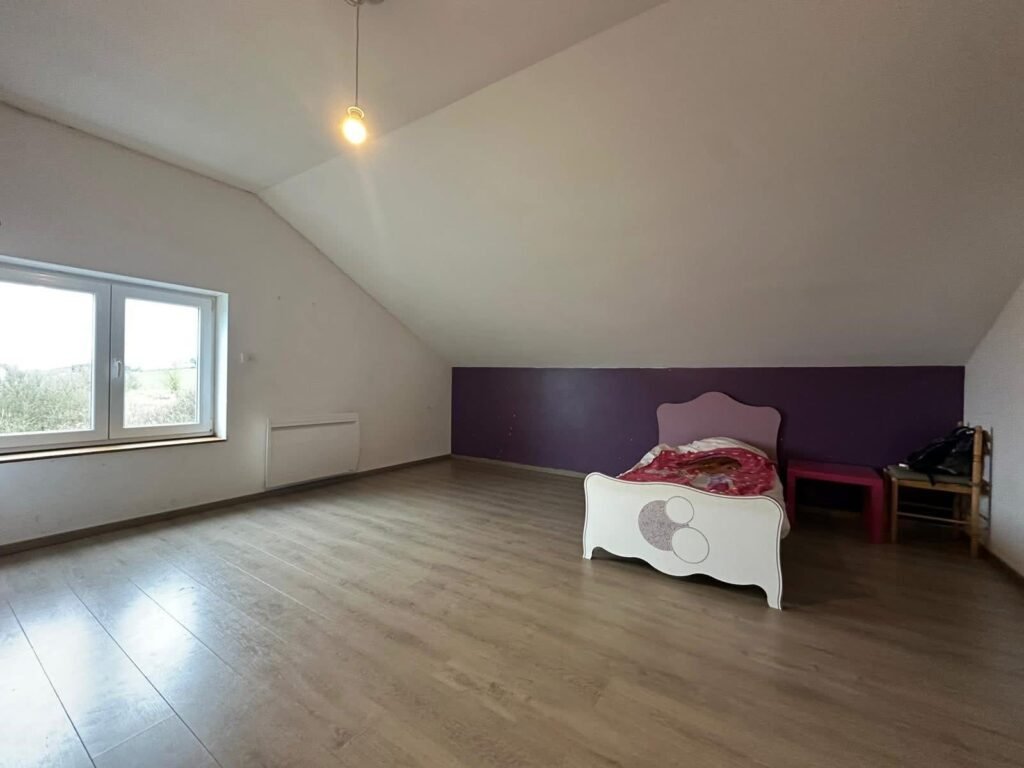 C9FFCEBD-DF61-495A-954E-711EF27E5D5F