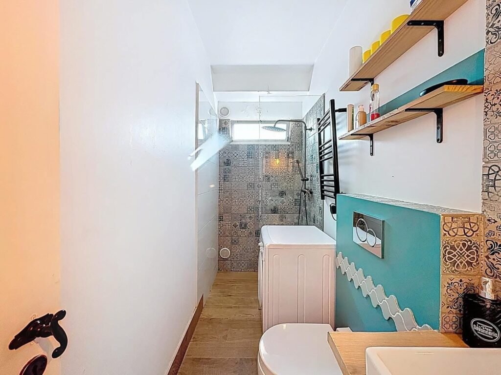 CB4CCE1A-AEA2-410D-B166-E531837A201E