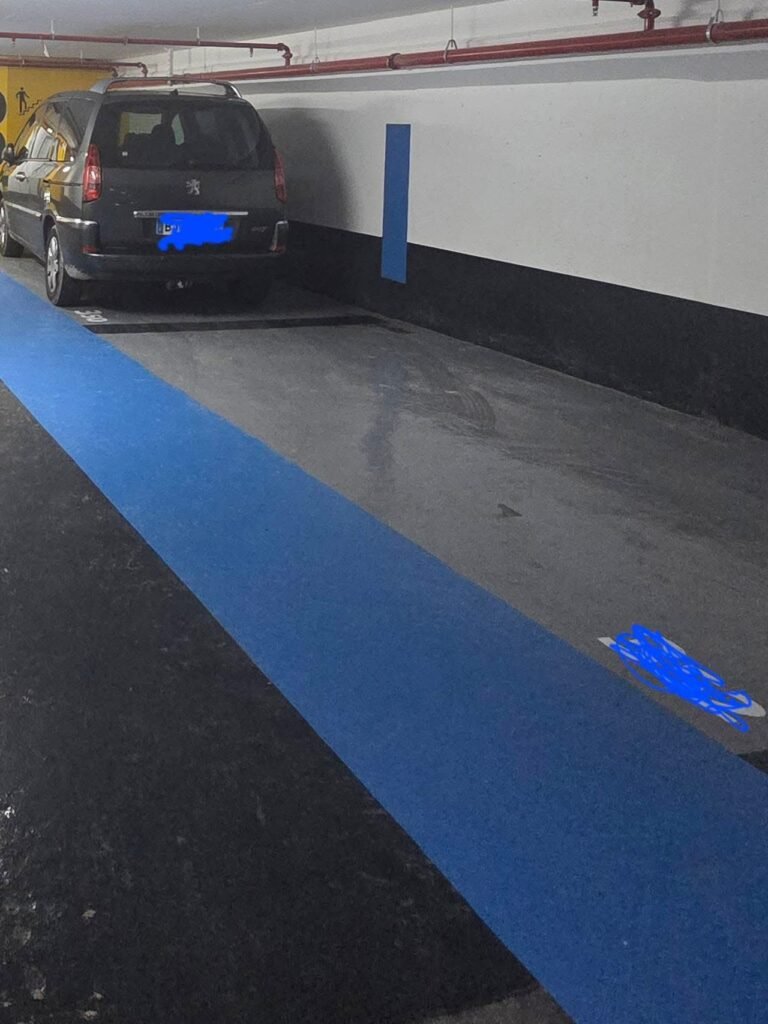 CBE3DAE5-8D9E-494D-A802-C28BE2E3450C