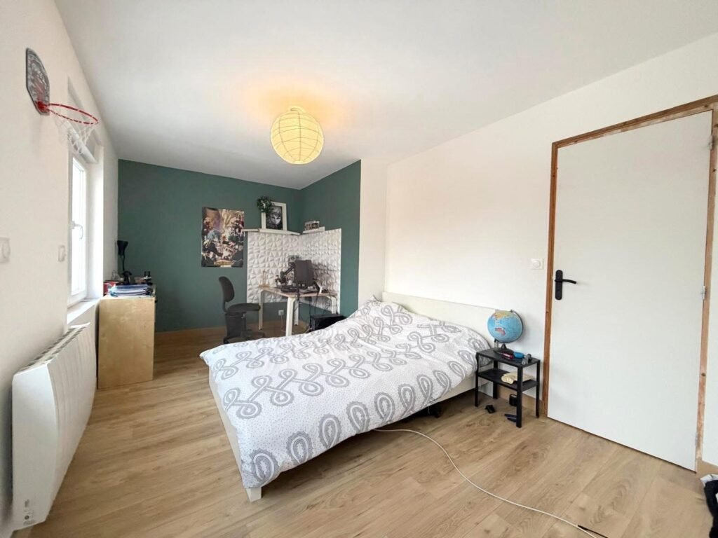 D15F9150-6666-497A-B69C-3F51D2D77F2C