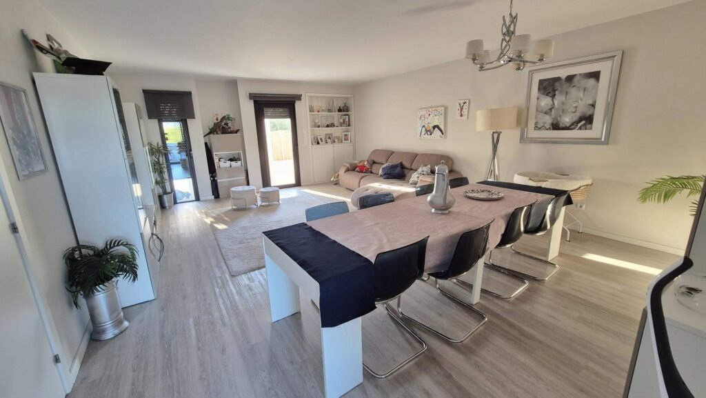 D7B85D7C-03B5-4320-BD4F-0851AFC6B160