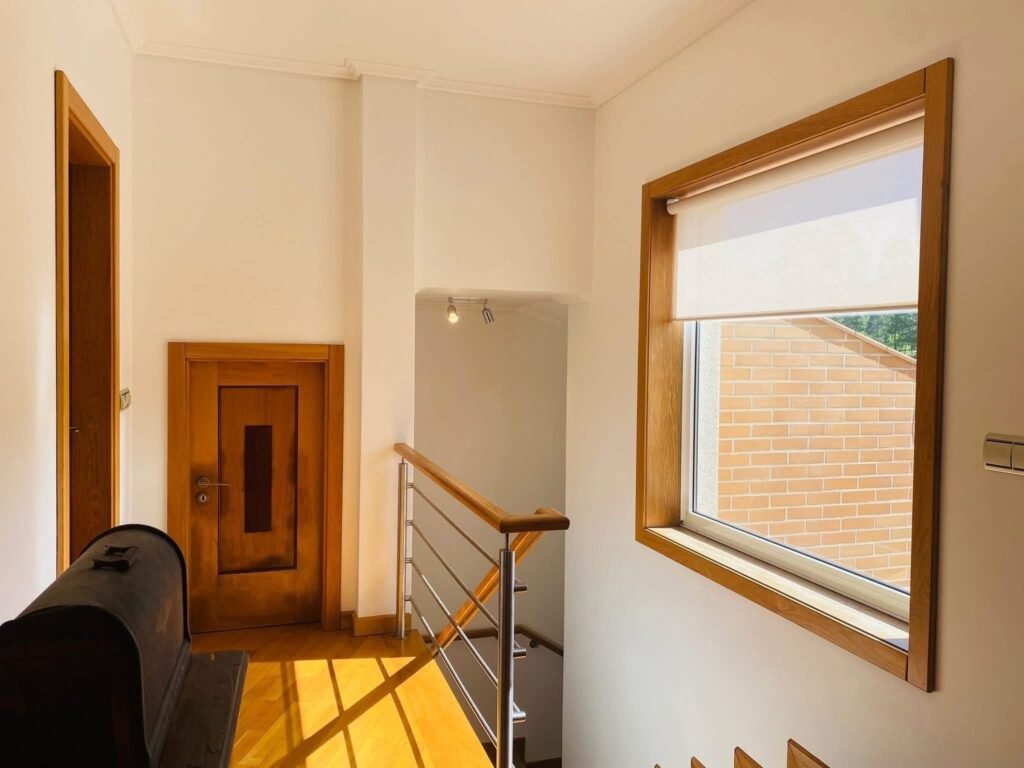 DBEFF172-58F5-4075-8C0B-64847E8E4D33