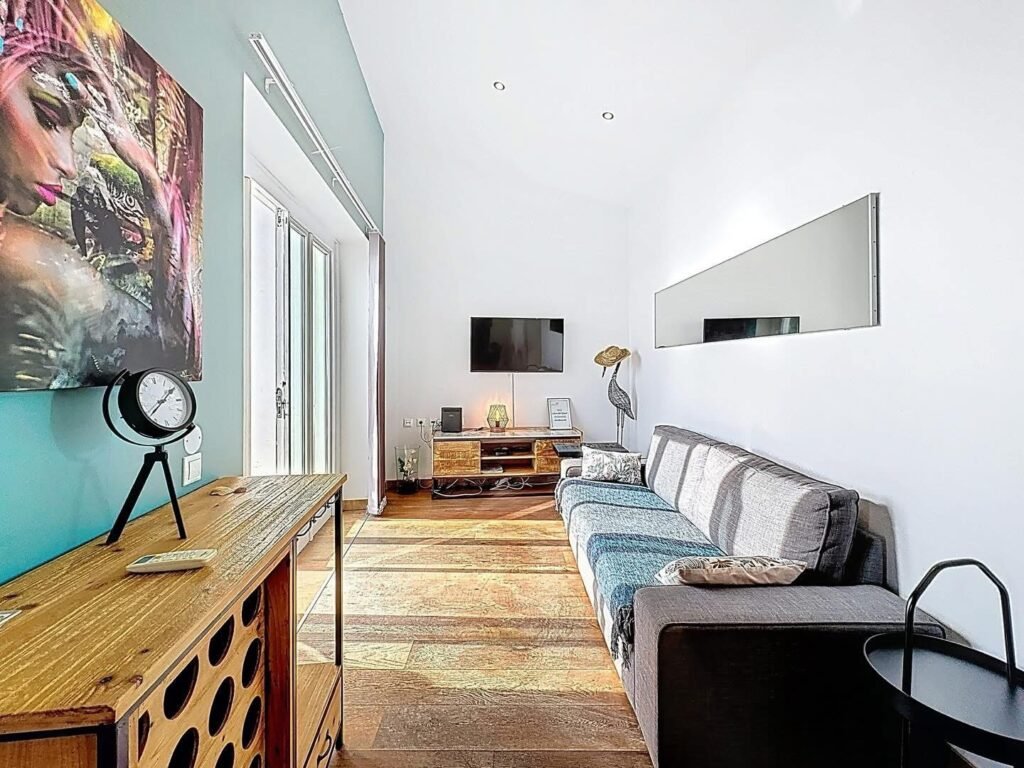 DD8C1AAC-3C47-4C37-9DE7-8AB07E634F69