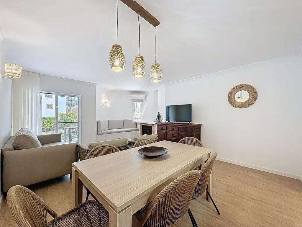 DE9B743C-63E2-4F5B-8E52-CD17C6A457C8