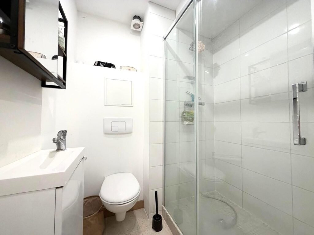 DFB5EE2F-70A7-49EE-809F-93CDD73A432C