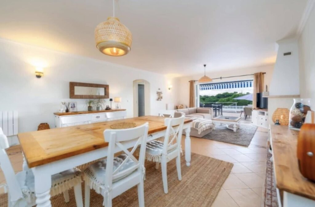 E100666C-AFFE-4224-B8EE-D781A8031646