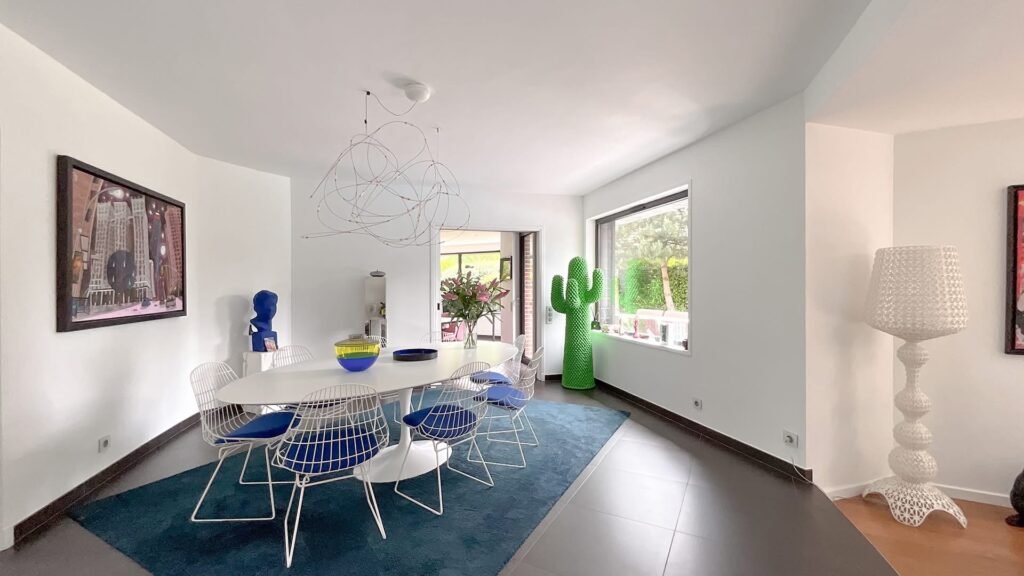 E5293766-2E71-4060-ABCD-A2E8C5682E49