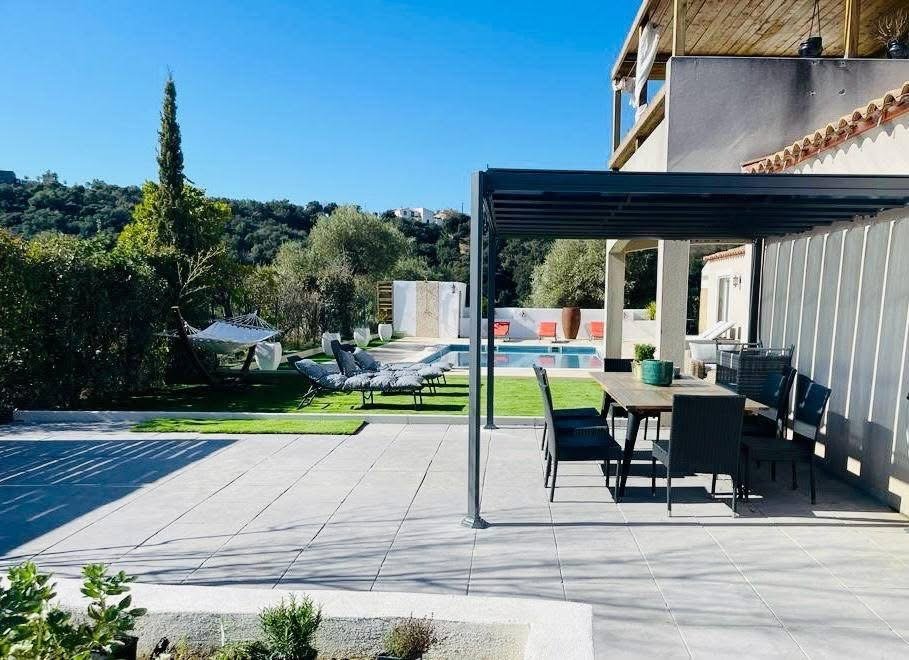 E84163D7-9257-44A6-8ACD-CE07BBE81863